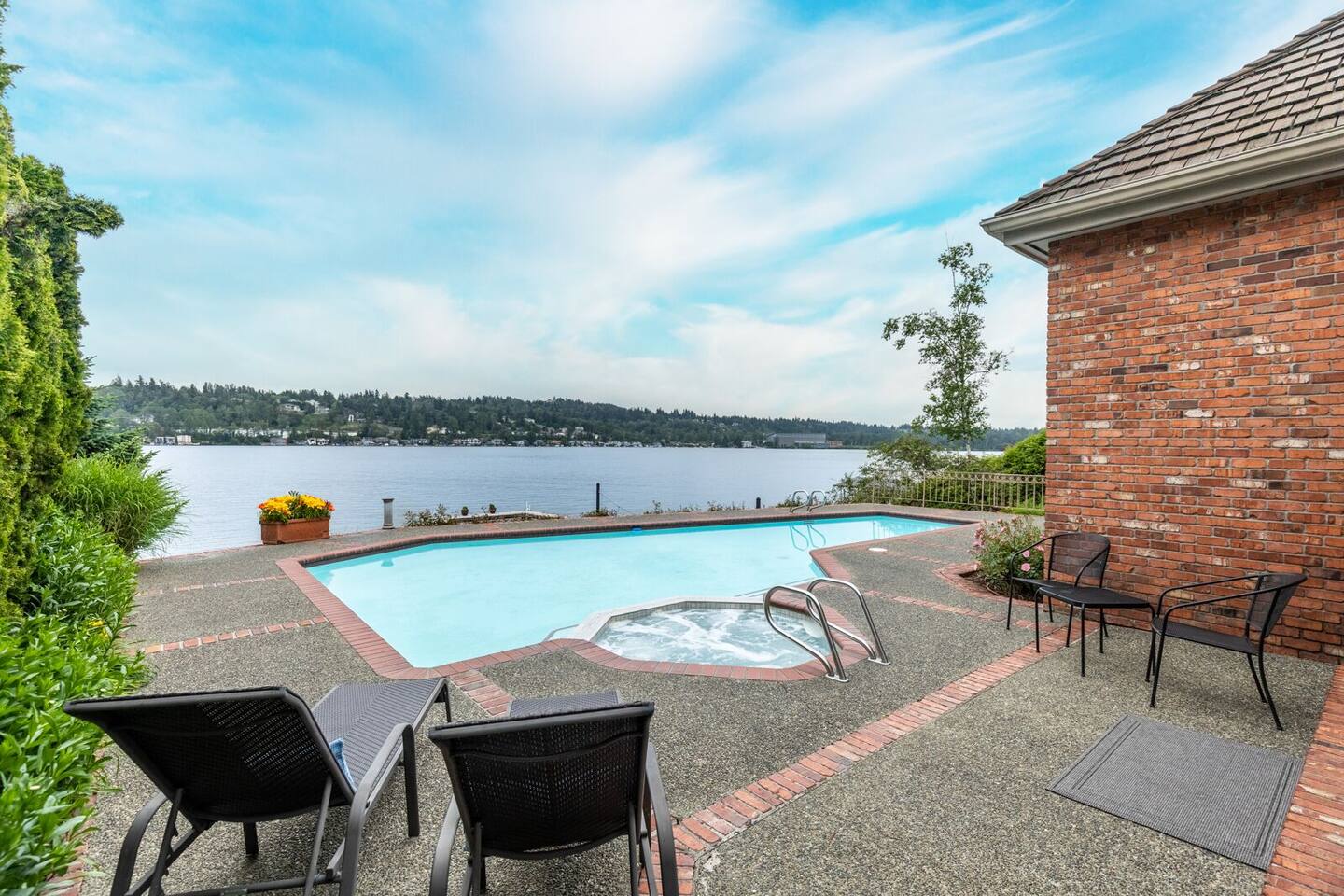 Stunning Waterfront Mansion with Pool and Hottub