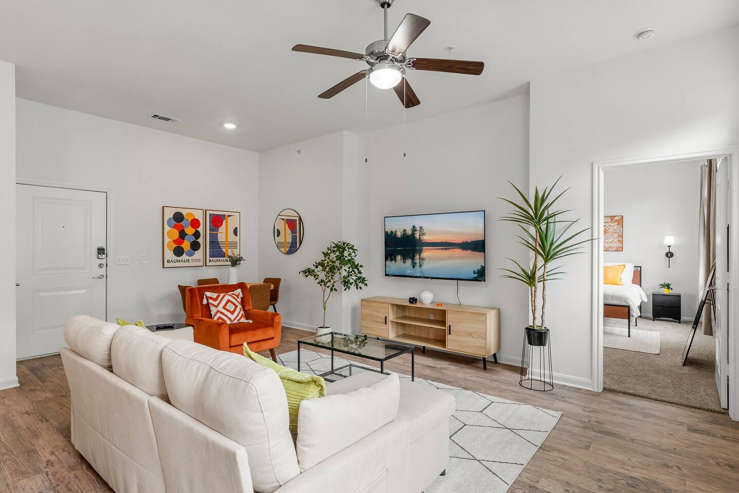 Stylish 2BR/2BA Near Downtown & Airport + Pool/Gym