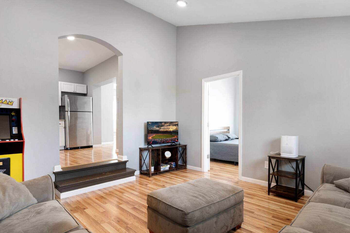 Walk to Niagara Falls! 3 Bedroom Apartment