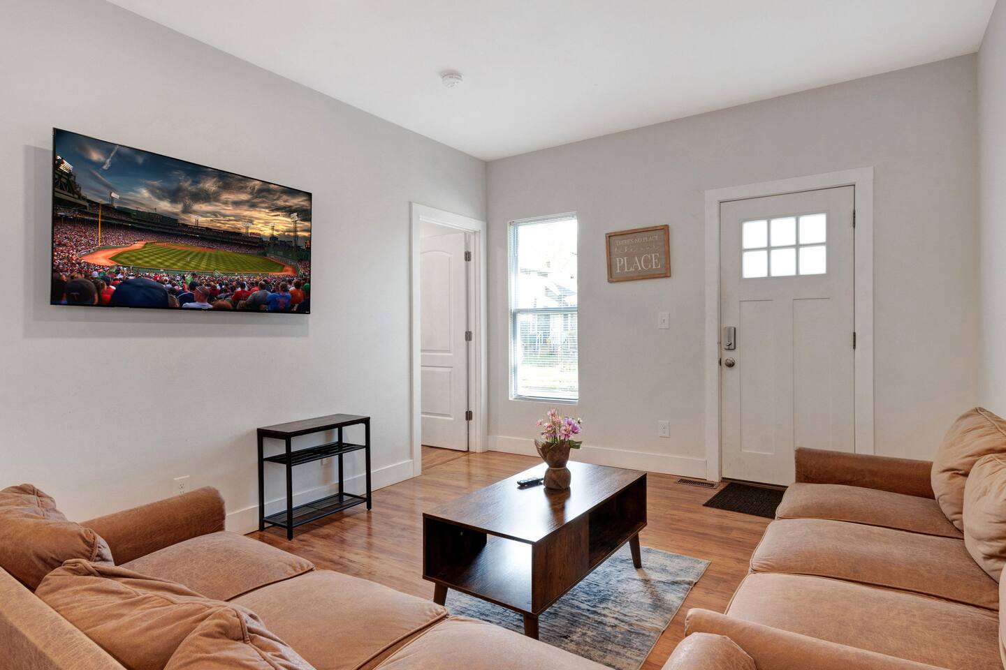 Walk to Niagara Falls! New 4 bedroom