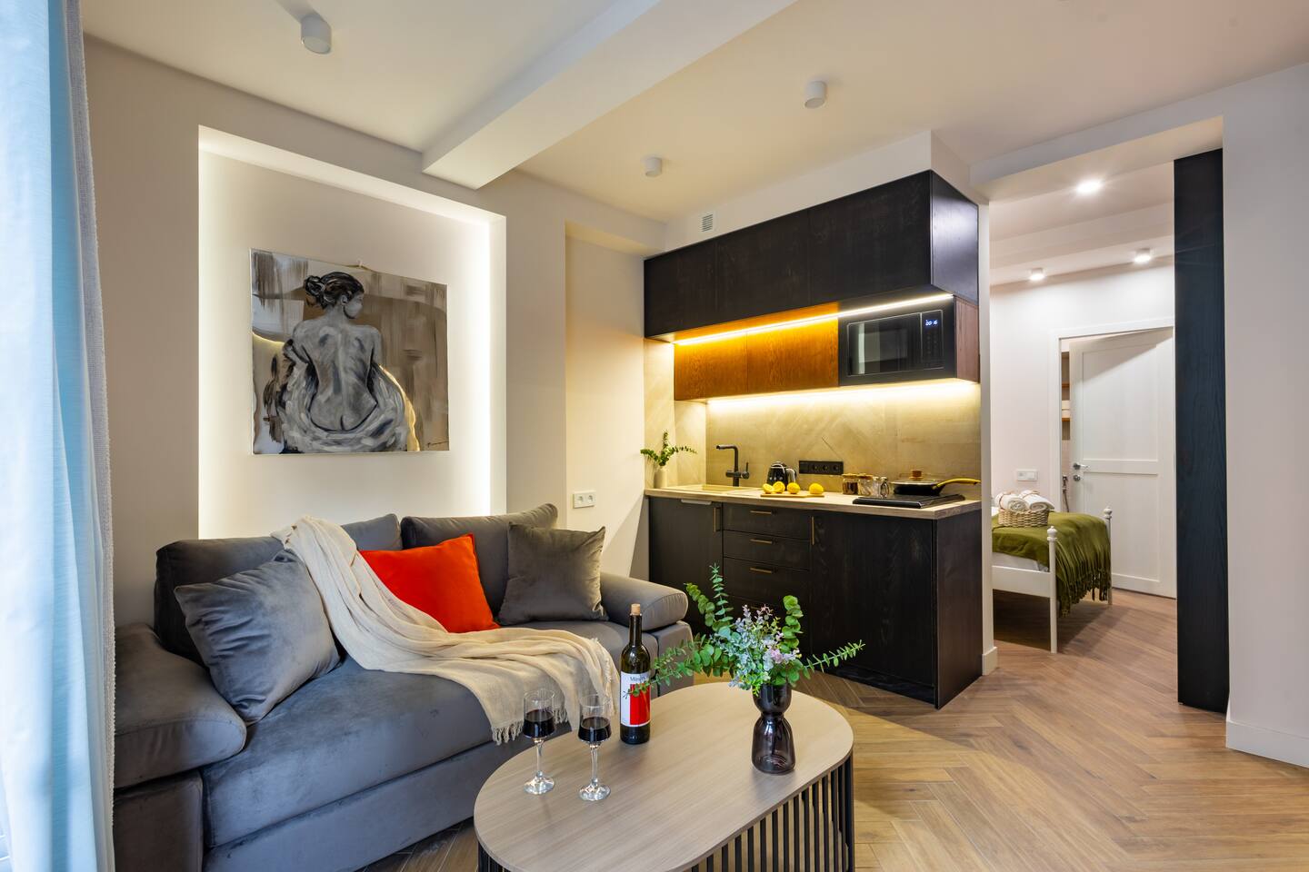 Charming Elegance | Colors of Center | SelfCheckIn