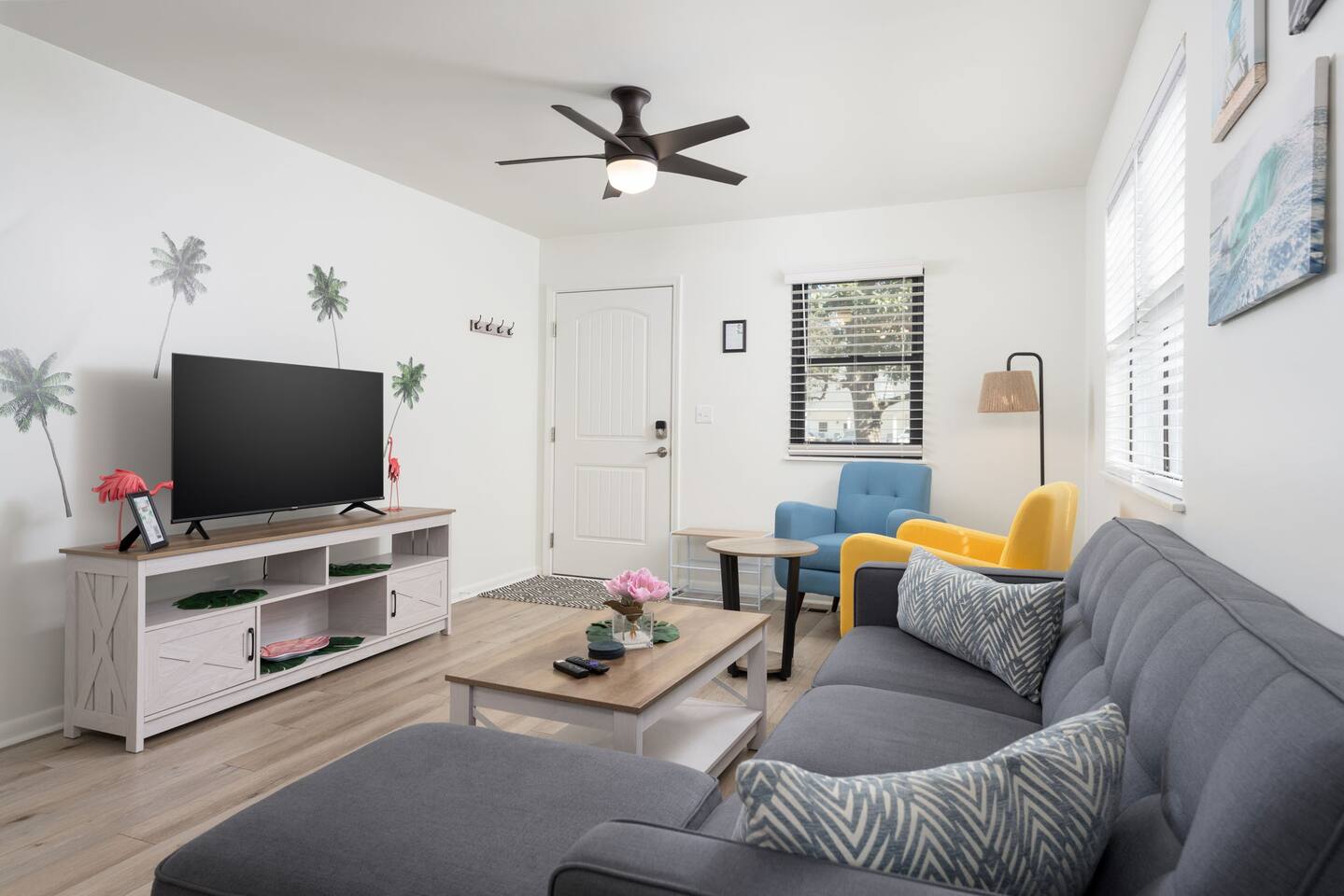 King bed | 5 min to beach | Fence in Back Yd