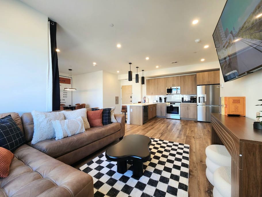 The James Suite One-Newly Built, 2 BR, Beach Block