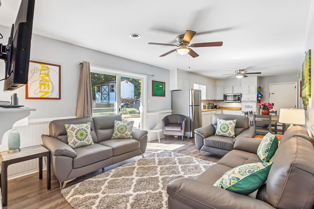 5BR/3BA Spacious W/ Patio&Grill - SuperHost!