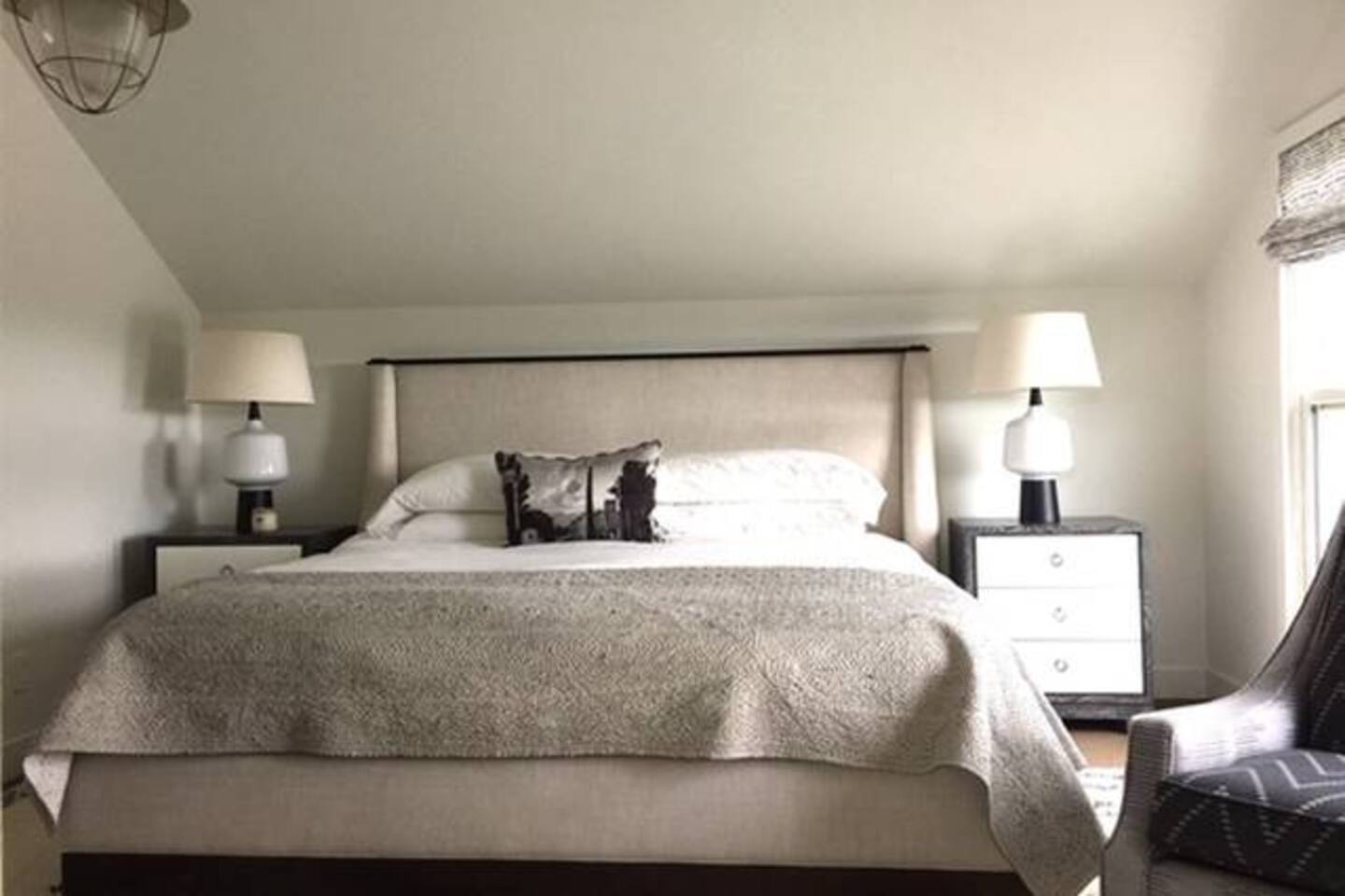 Guest House - King Bed