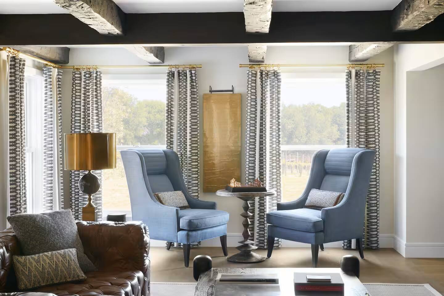 Where form, light, and comfort come together beautifully.