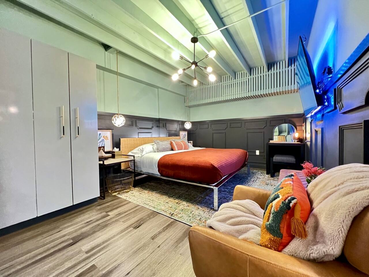 Wilton Manors King Suite Walk to the Drive - North