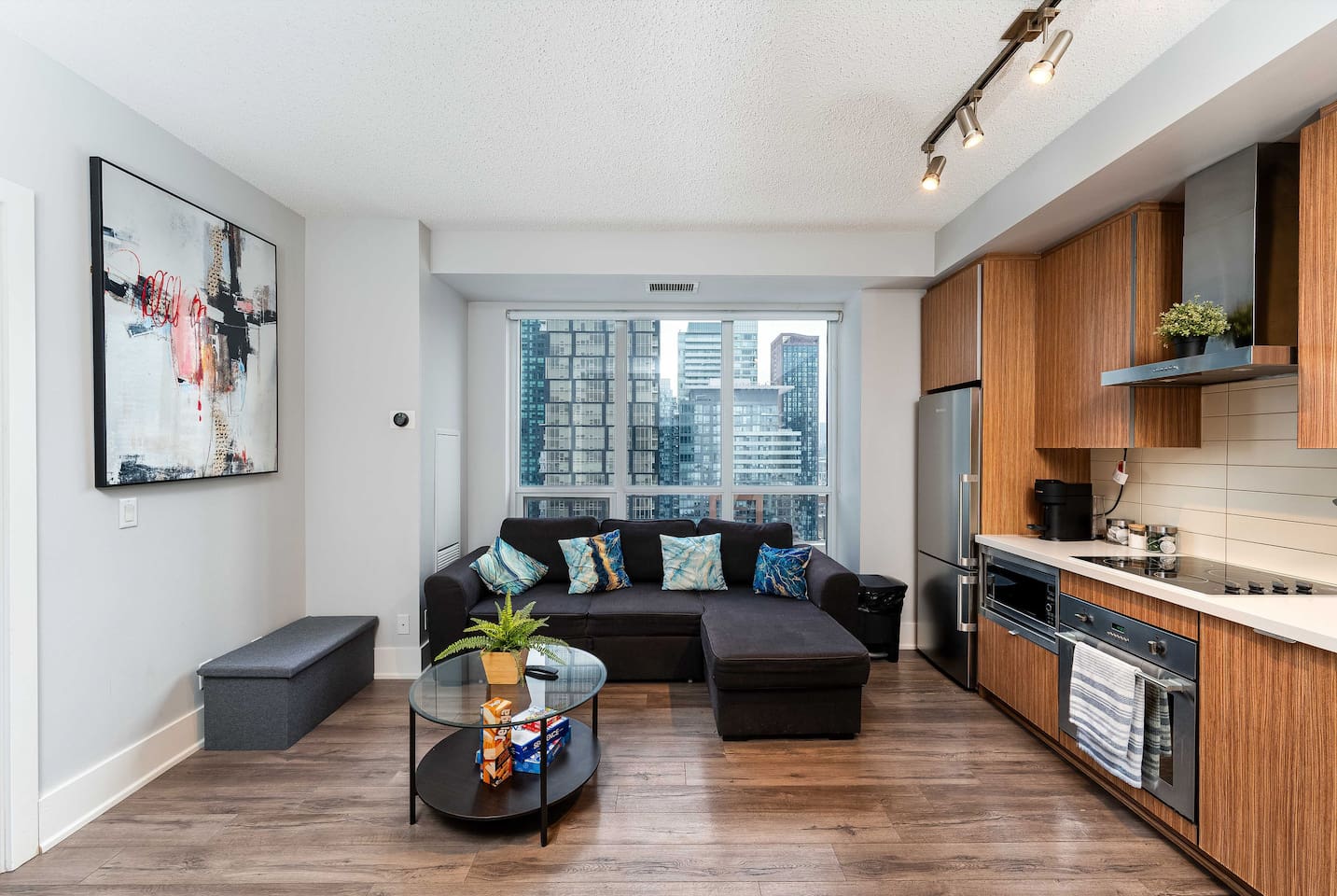 Unique 3bd next to Roger Center - Apartment