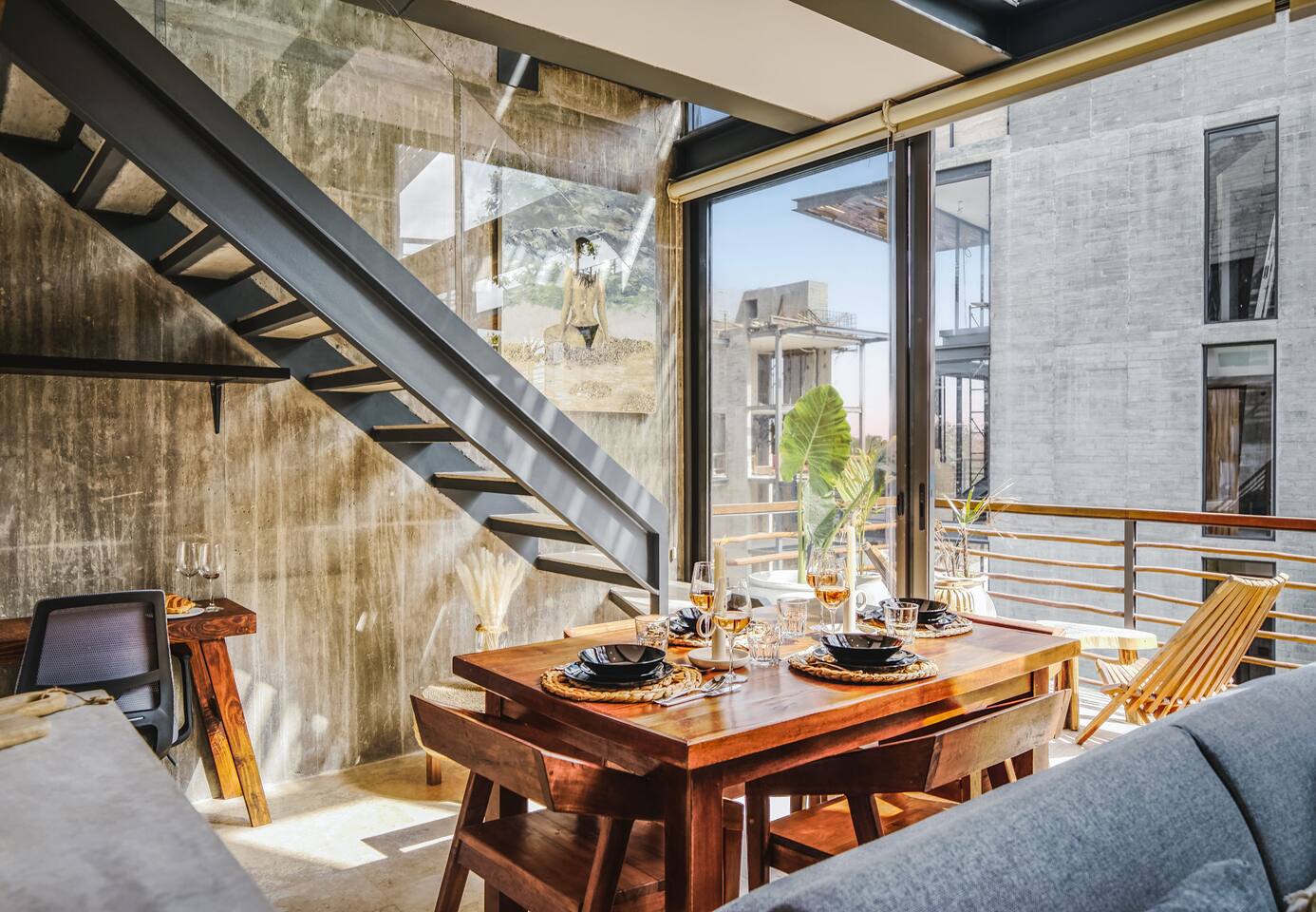 Penthouse de 3 Niveles con Jacuzzi Privado