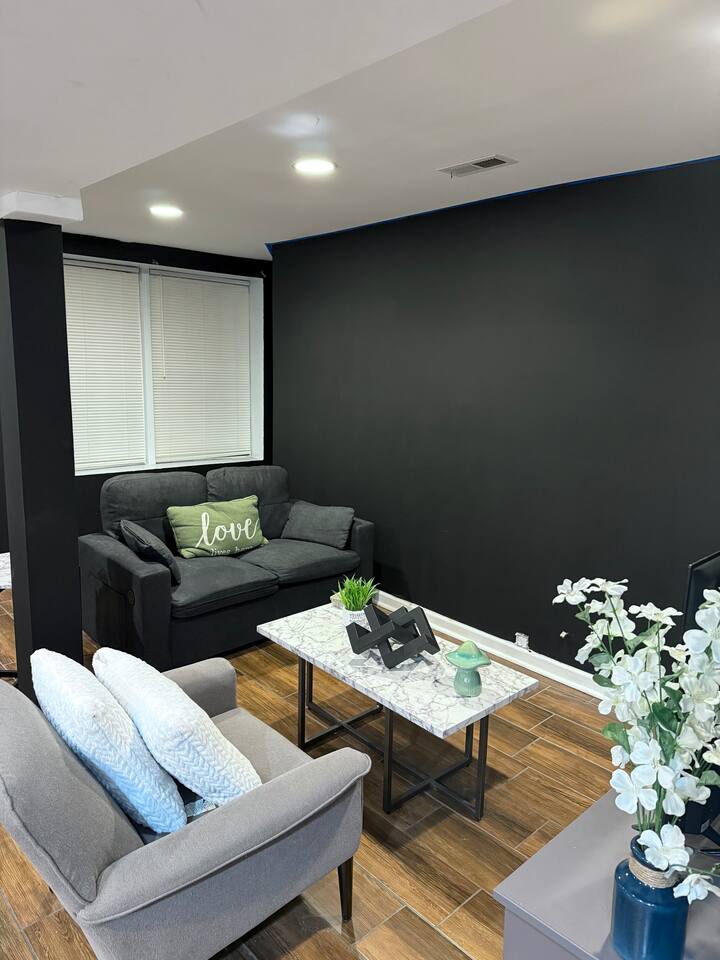 The Noir Nook | Med District | 2B