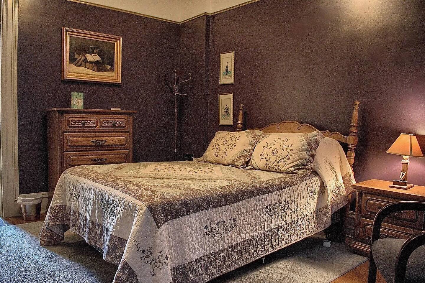 Historic Victorian Room | Private Bath + Views