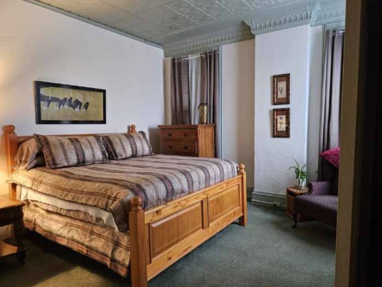 Historic Charm | 2BR | Kitchen | Free St Parking