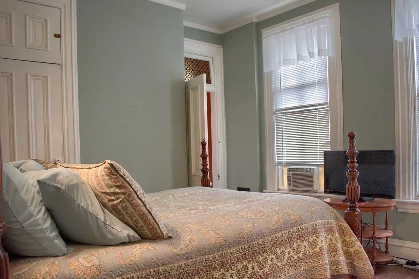 Charming Victorian Stay Near Knoebels