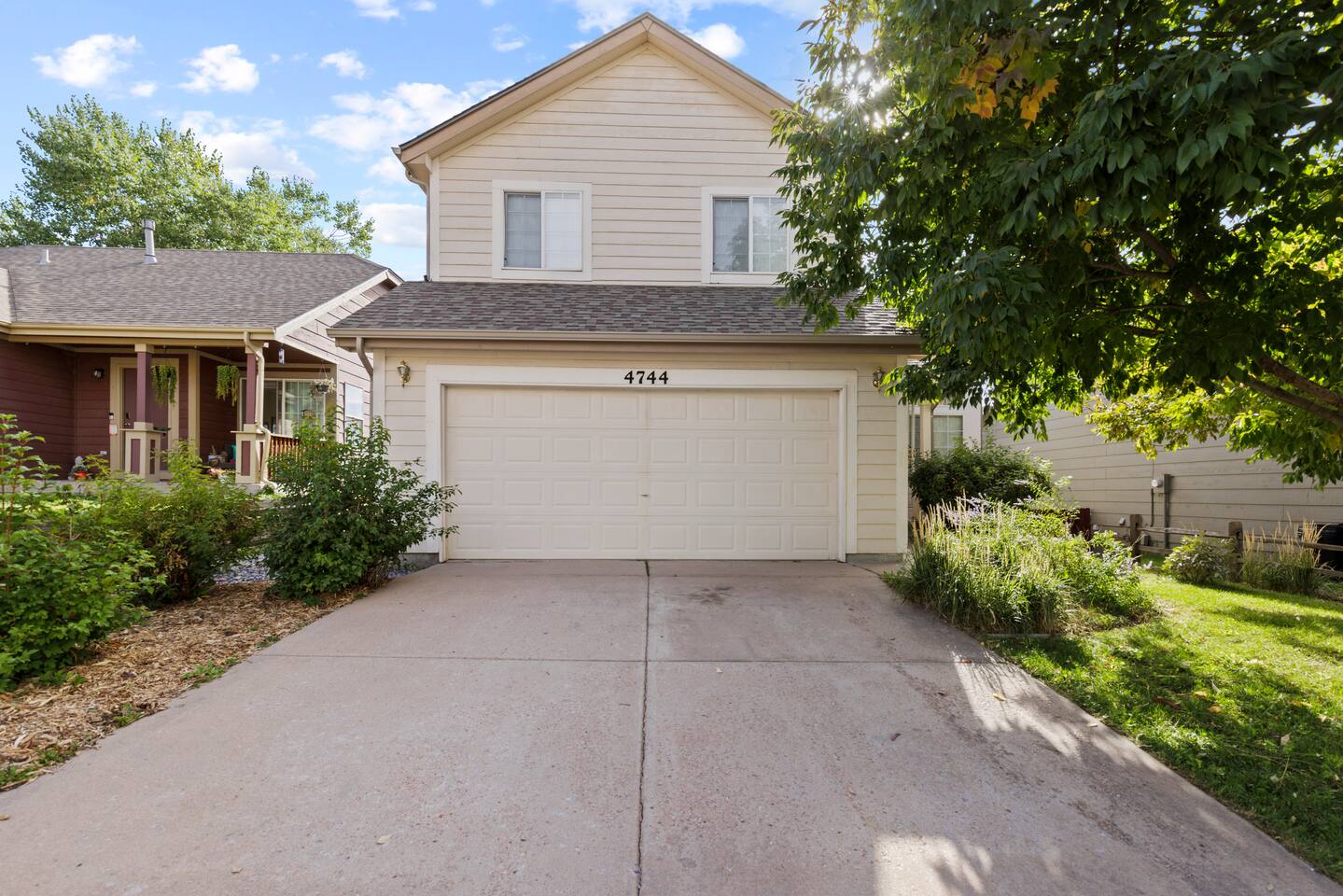 Stetson Hills home with king bed, big TV & garage!