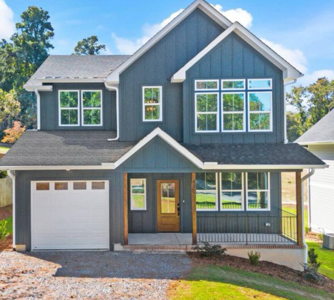 Blue Beauty - Walk Downtown, 5 Star Kitchen, 4 Bedrooms