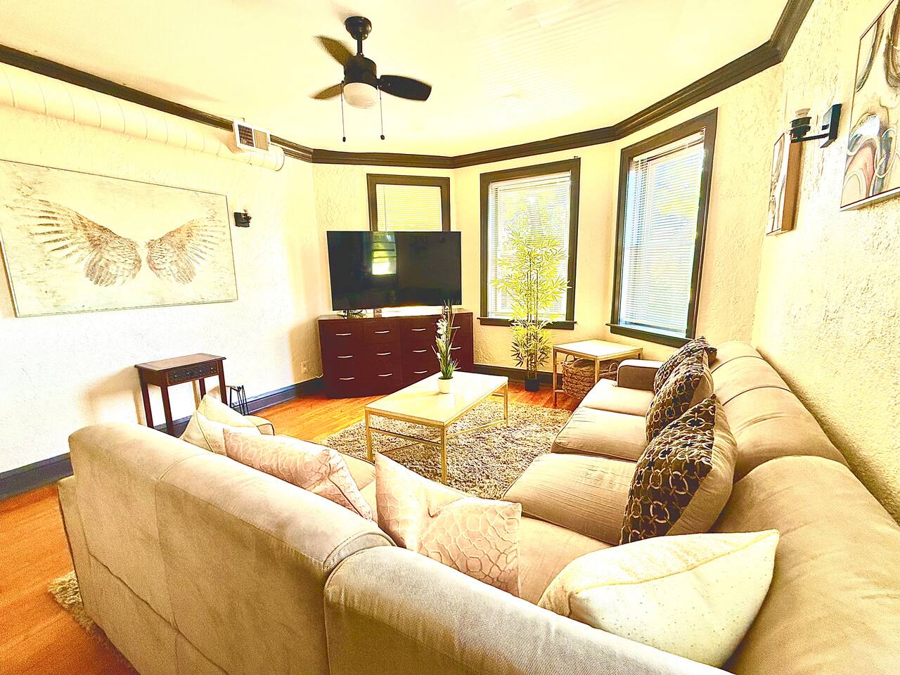 Midway Hideaway -Cozy 1BR- parking