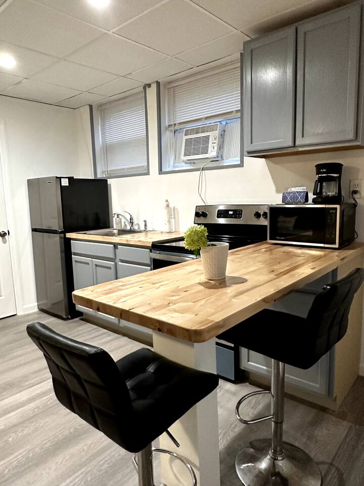 Private Asbury Avenue Studio!