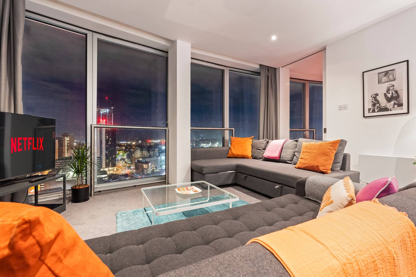 #25 World Famous Rotunda 18th floor skyline views