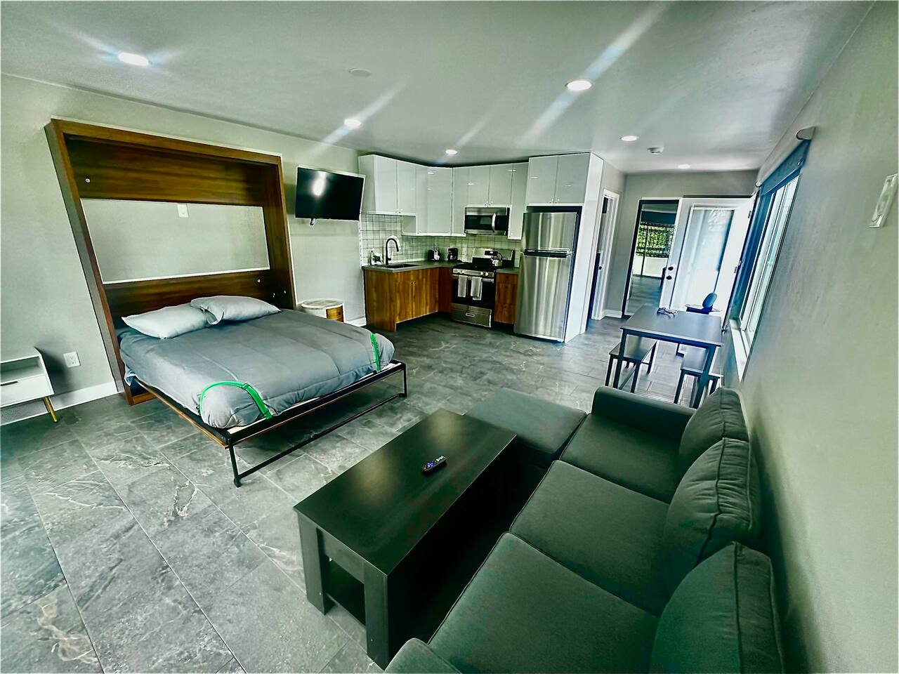 brand new. minutes to all.