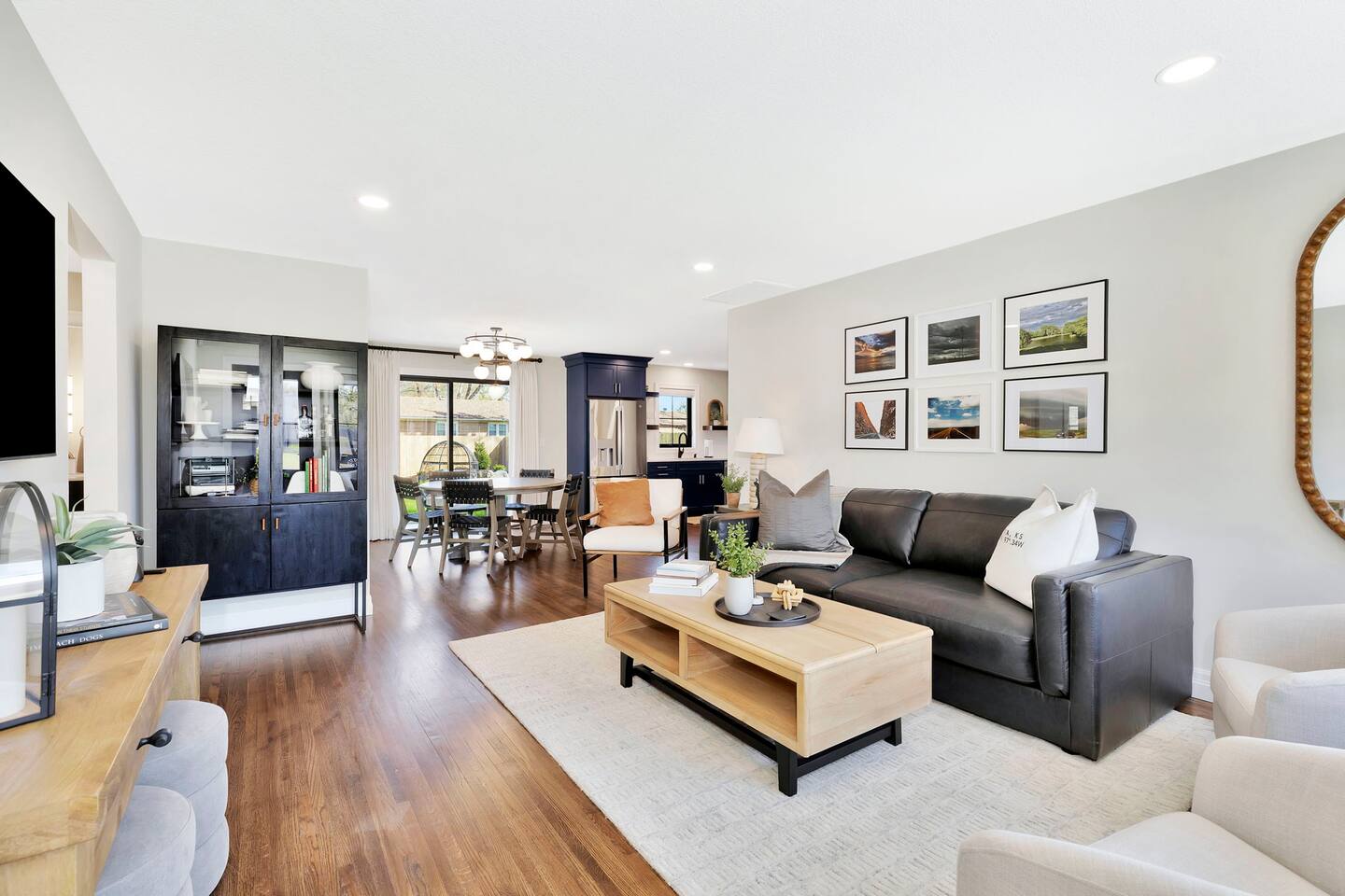 Fenced Backyard W Patio and Grill. Secure Location. - Holiday Home