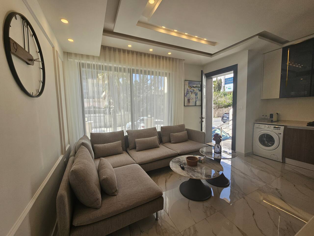 Shamsi Apartments 008