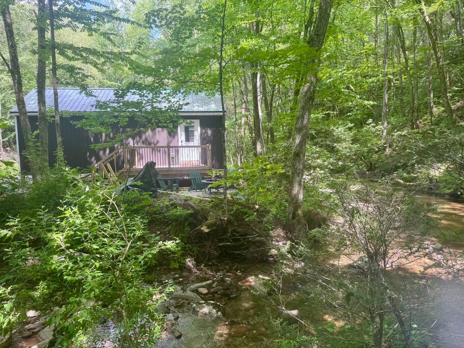 Tyebello Cabin 6