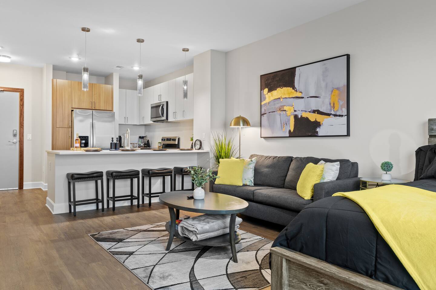 Contemporary 1BR near Broadway w/ shared gym