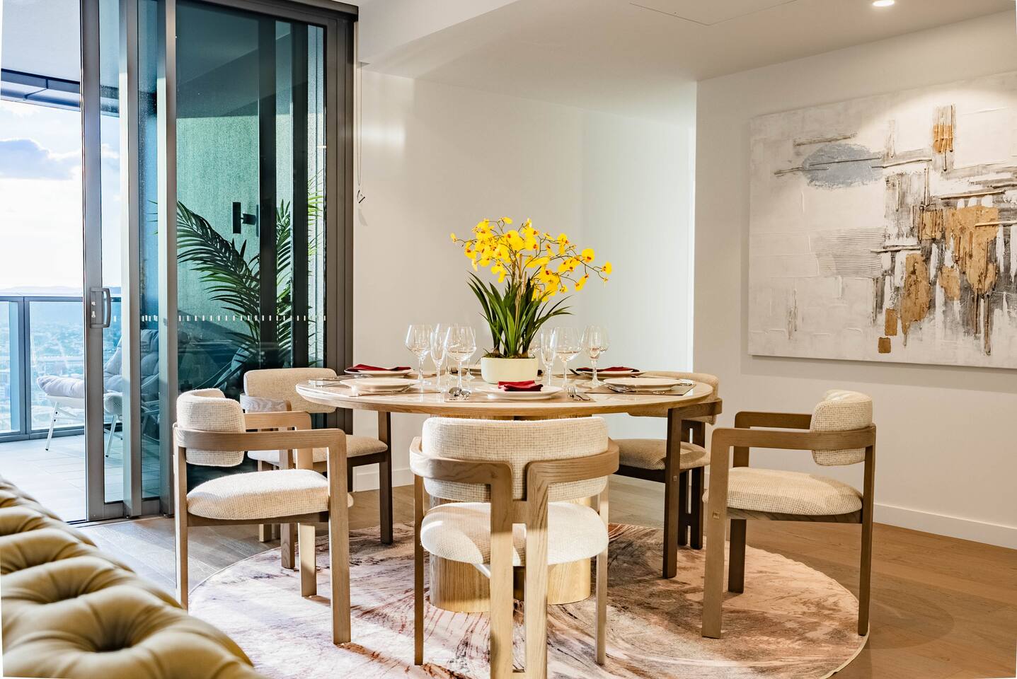 Céleste on the Star — Luxury Riverview 3 Bed Apt - Apartment