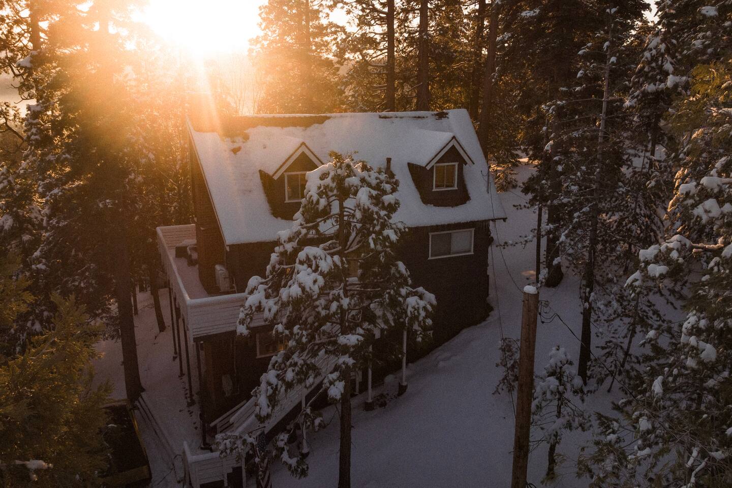 Designer w/ Hot Tub, Pool Table, Private Decks