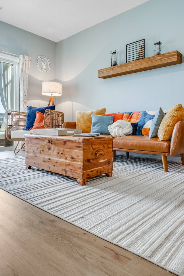 Pondside Paradise -monthly available in off-season