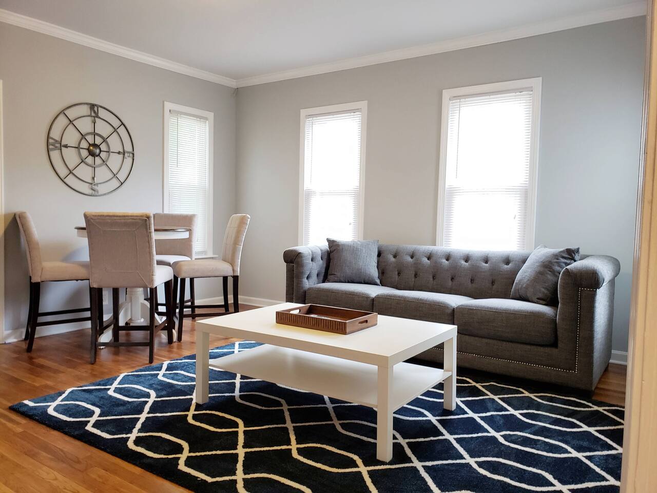 Modern Apt 5 Miles to Beach 5 Min Walk to Westerly