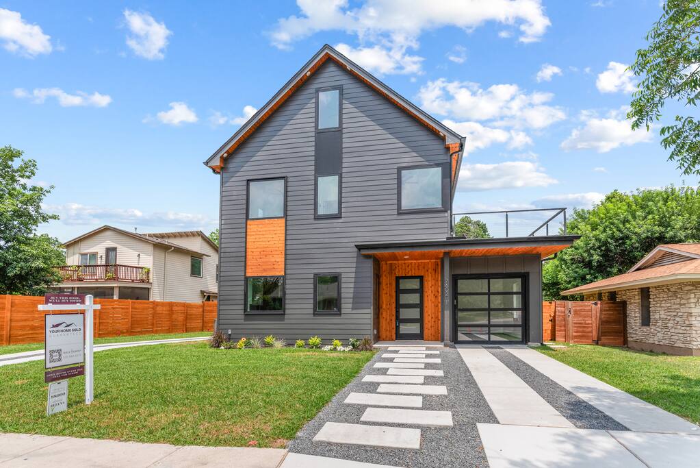 4 Bedroom New Modern House