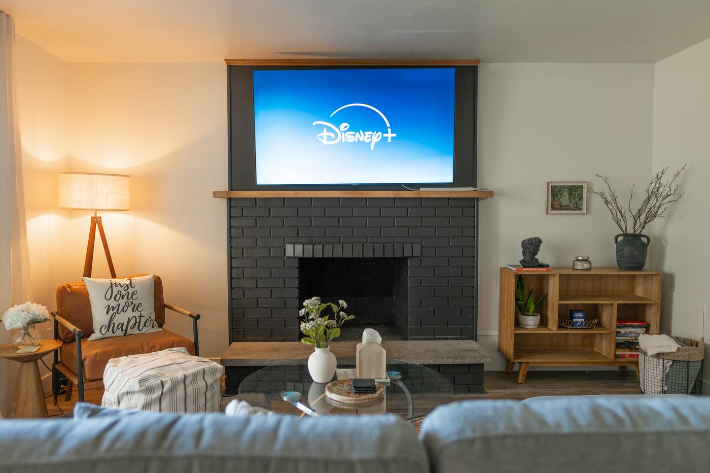 Cozy 2BR by Hanford & Hospitals