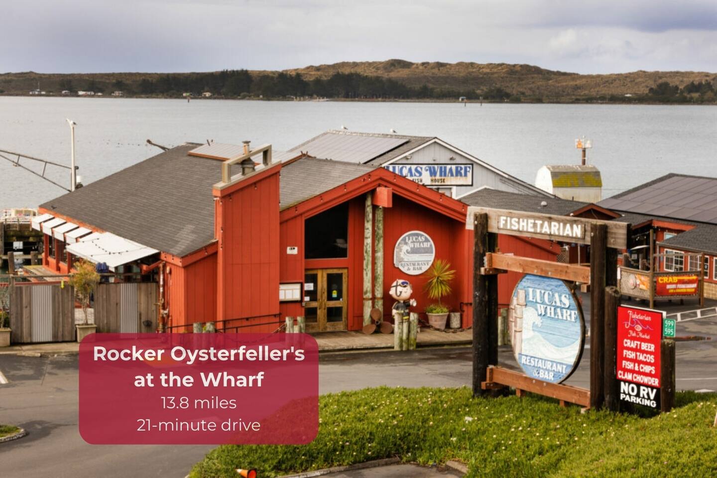 Rustic, coastal vibes meet farm-to-table flavors in Valley Ford. The oysters? Unmissable.