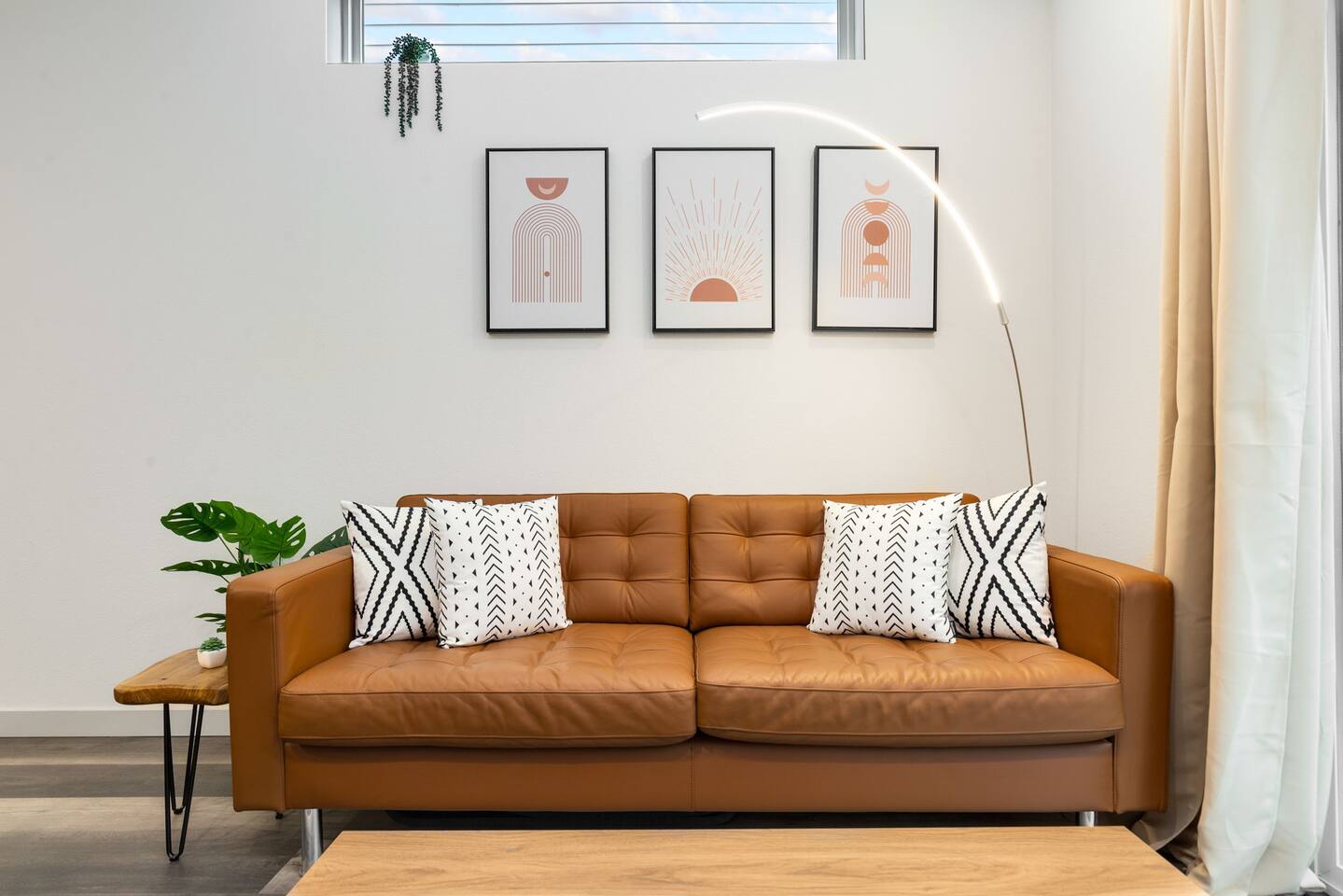 Walk to CapHill from Cozy 2B2B w/Rooftop Deck