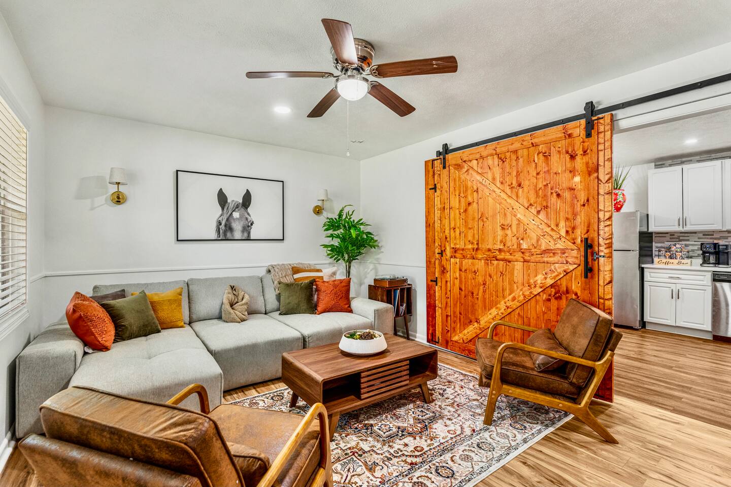 *New* Covered terrace w/BBQ, firepit + garden path