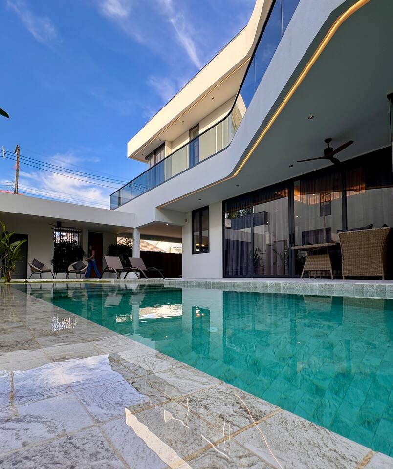 Chantra Rawai | Luxury Modern & Pool Villa - Holiday Home