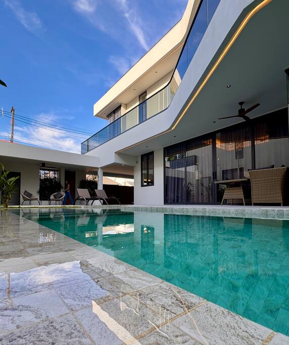 Chantra Rawai | Luxury Modern & Pool Villa