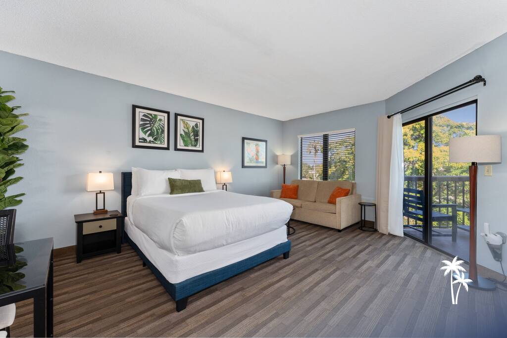 Garden View Balcony Suite