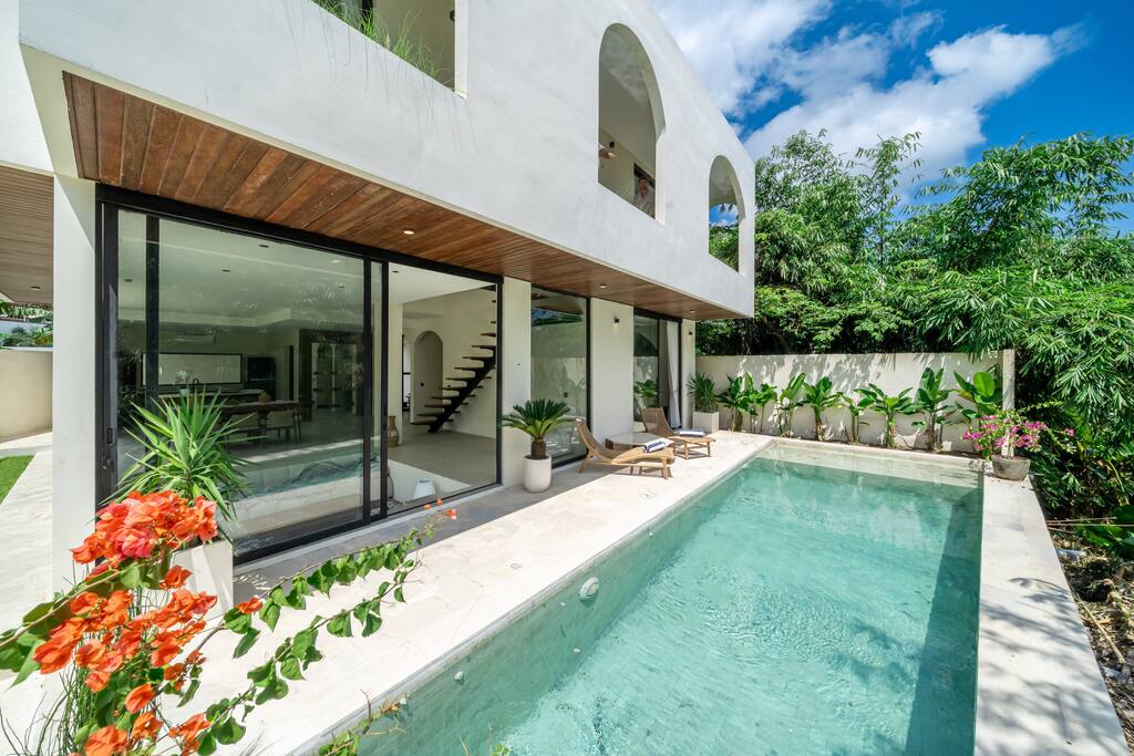 Luxury 3BD Villa Sueno + Cinema Room/ Pererenan