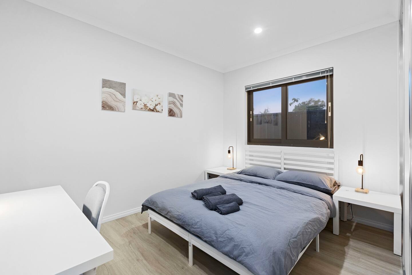 Executive Queen Room 7 | Walk to Curtin University