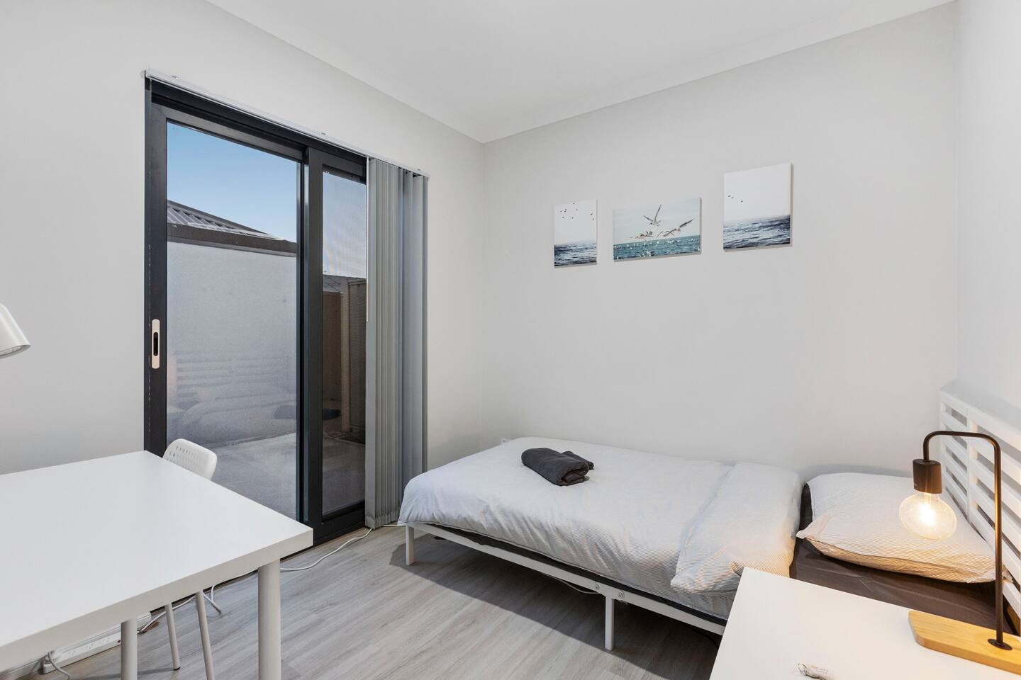Professional Single Room 5 | Walk to Curtin Uni
