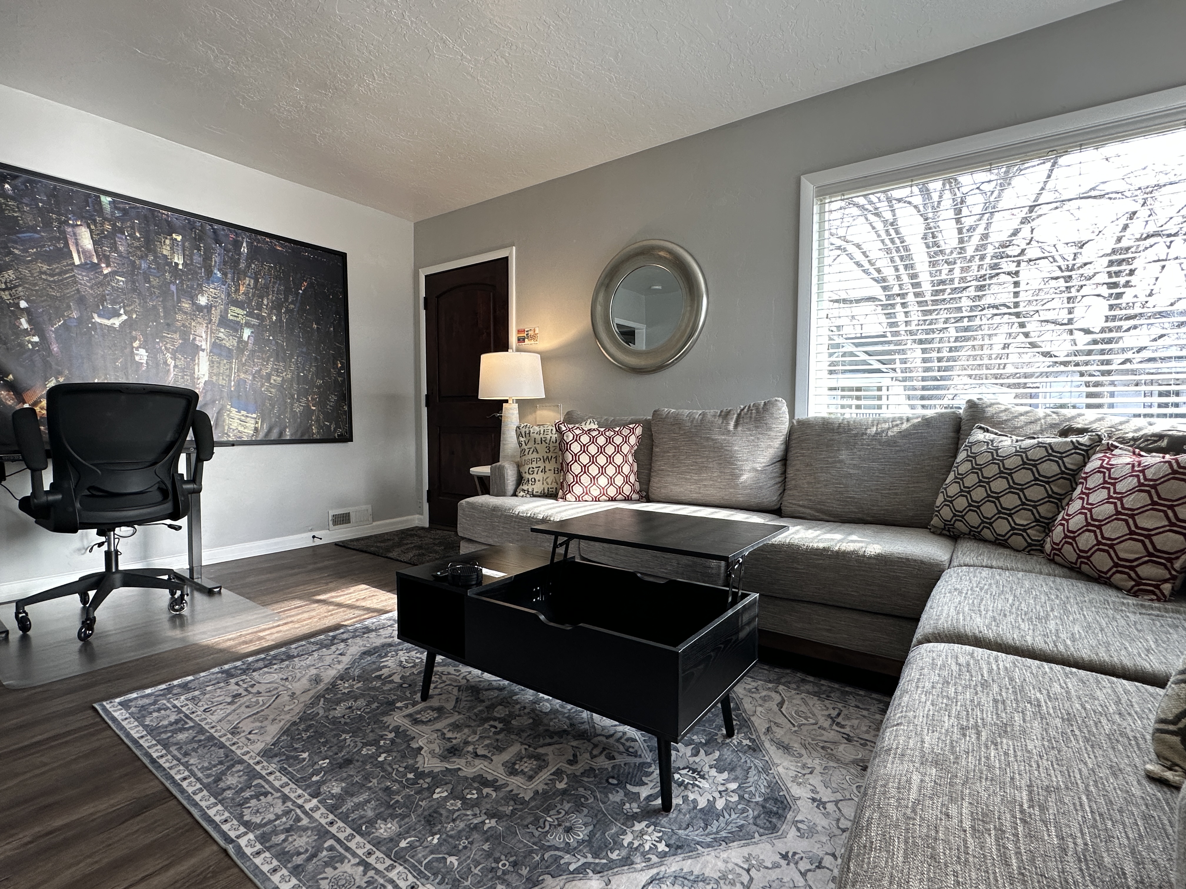 Bright and Comfy • 2 King Beds • Near Sugar House