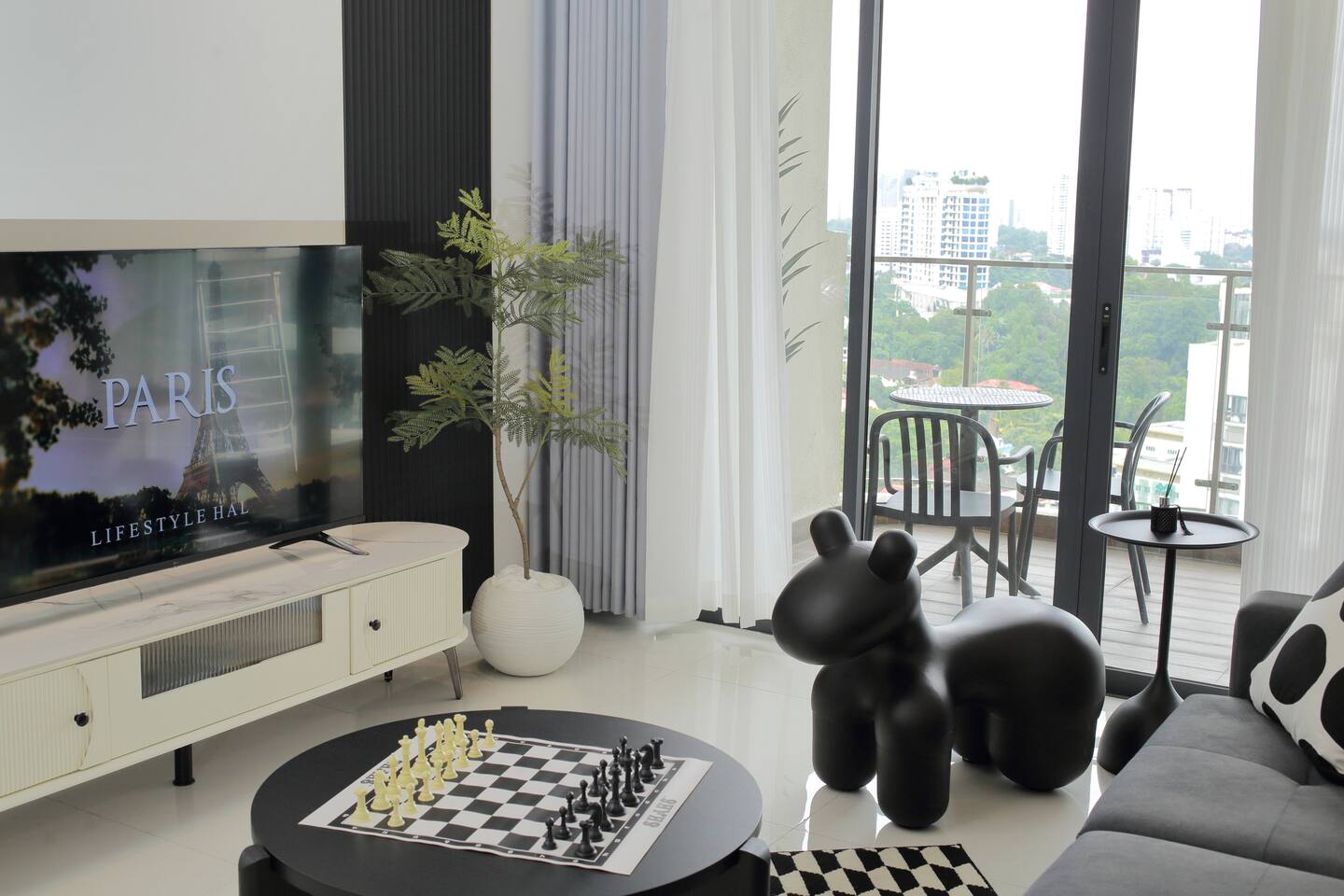 Danga Bay 2BR 2WR - Black Or White - Walk to Beach