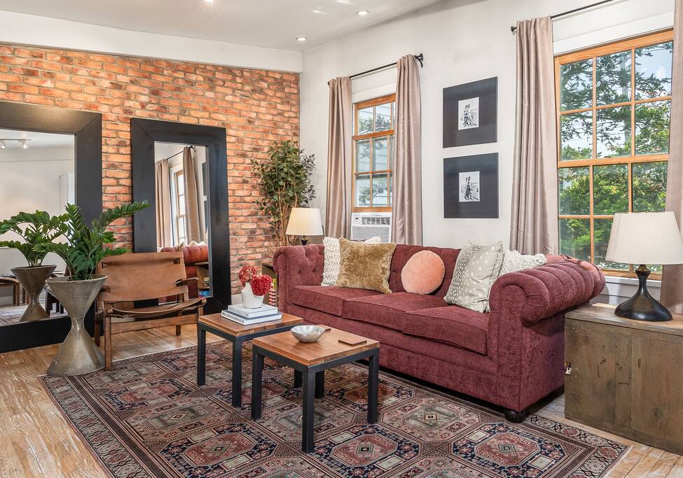 Union Cottage - One Block from Warren St