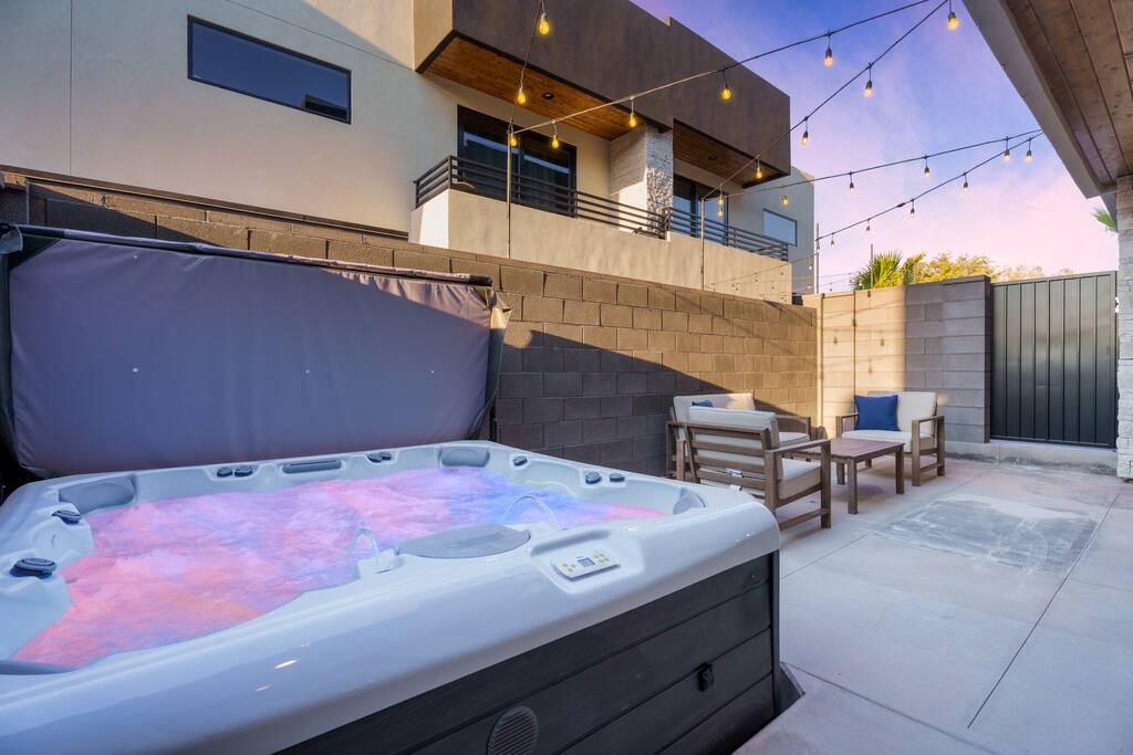 SALE! NEW Listing! Sand Hollow- Private Hot Tub