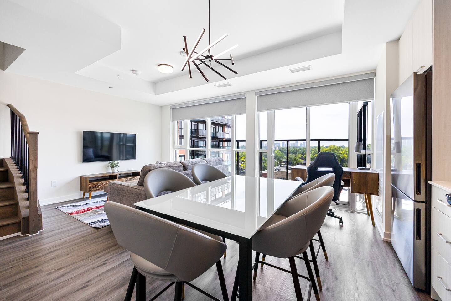 2-Level 3BR SkyLoft • City Views • Huge Terrace