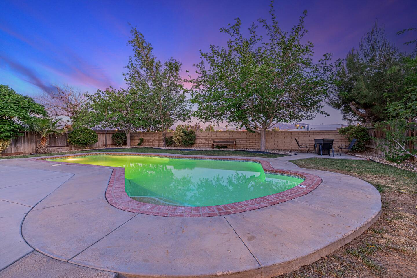 Western | Pool | Outdoor Movie | Grill | sleeps 10