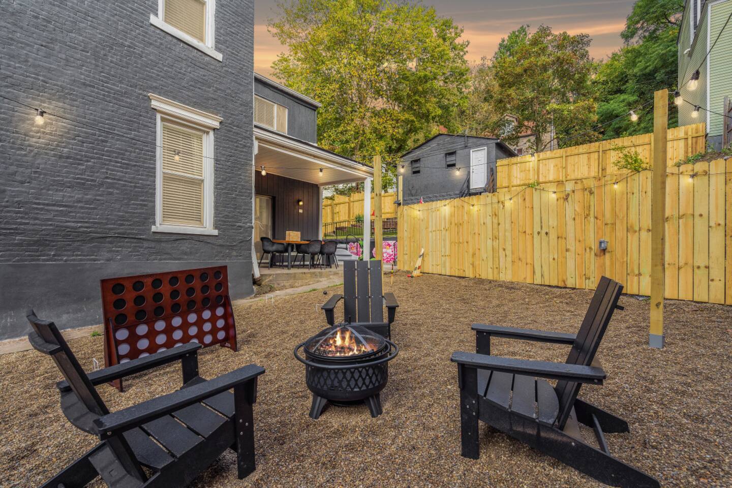 NEW! Stunning 4bd, near stadium, hottub, Mini golf