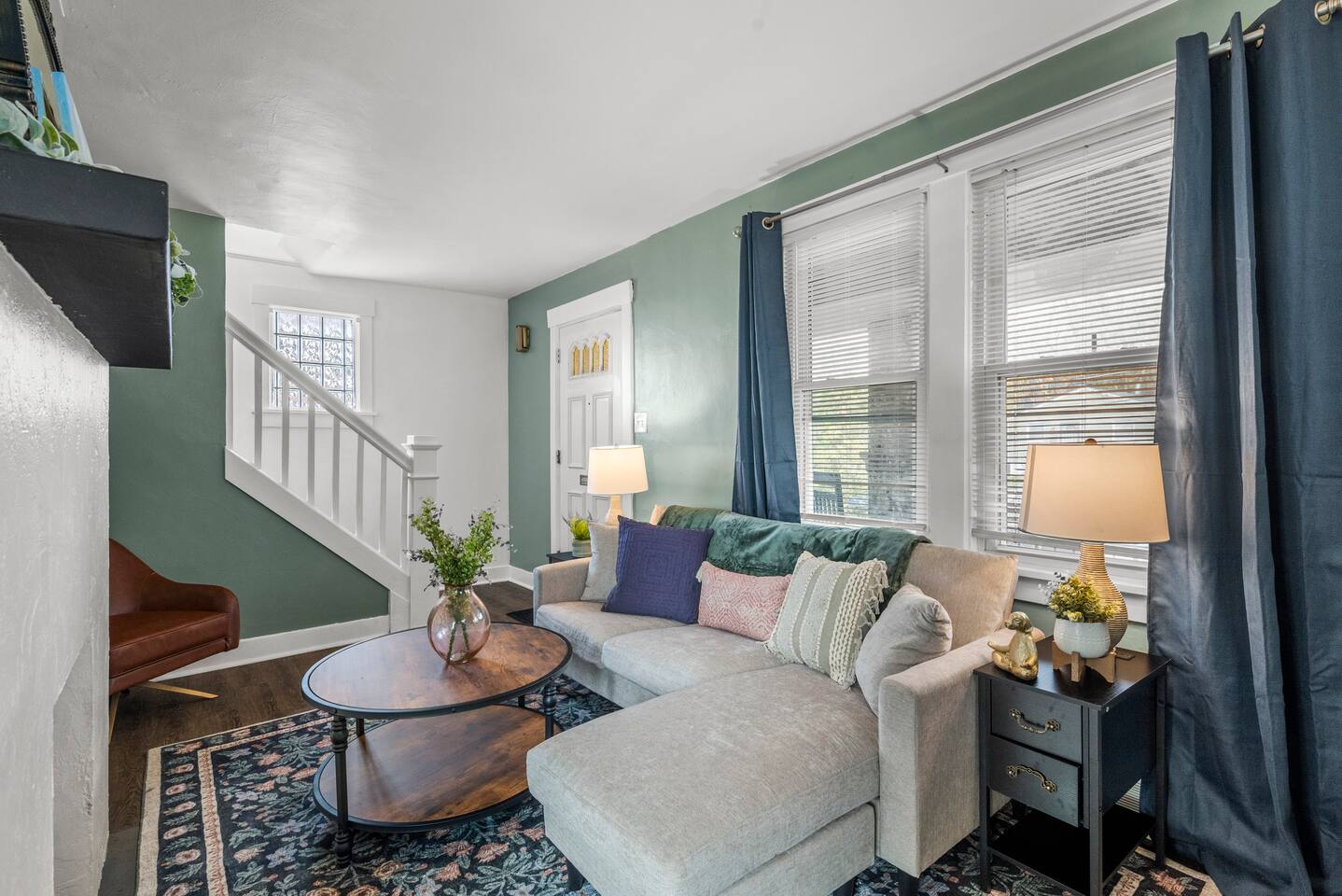 NEW Stylish 2 bedroom: Garage, office, Fenced yard